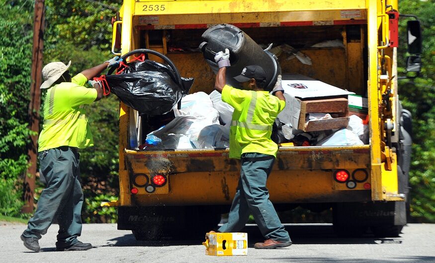 3 Causes To Begin Utilizing A Trash Pickup Service For Your Enterprise